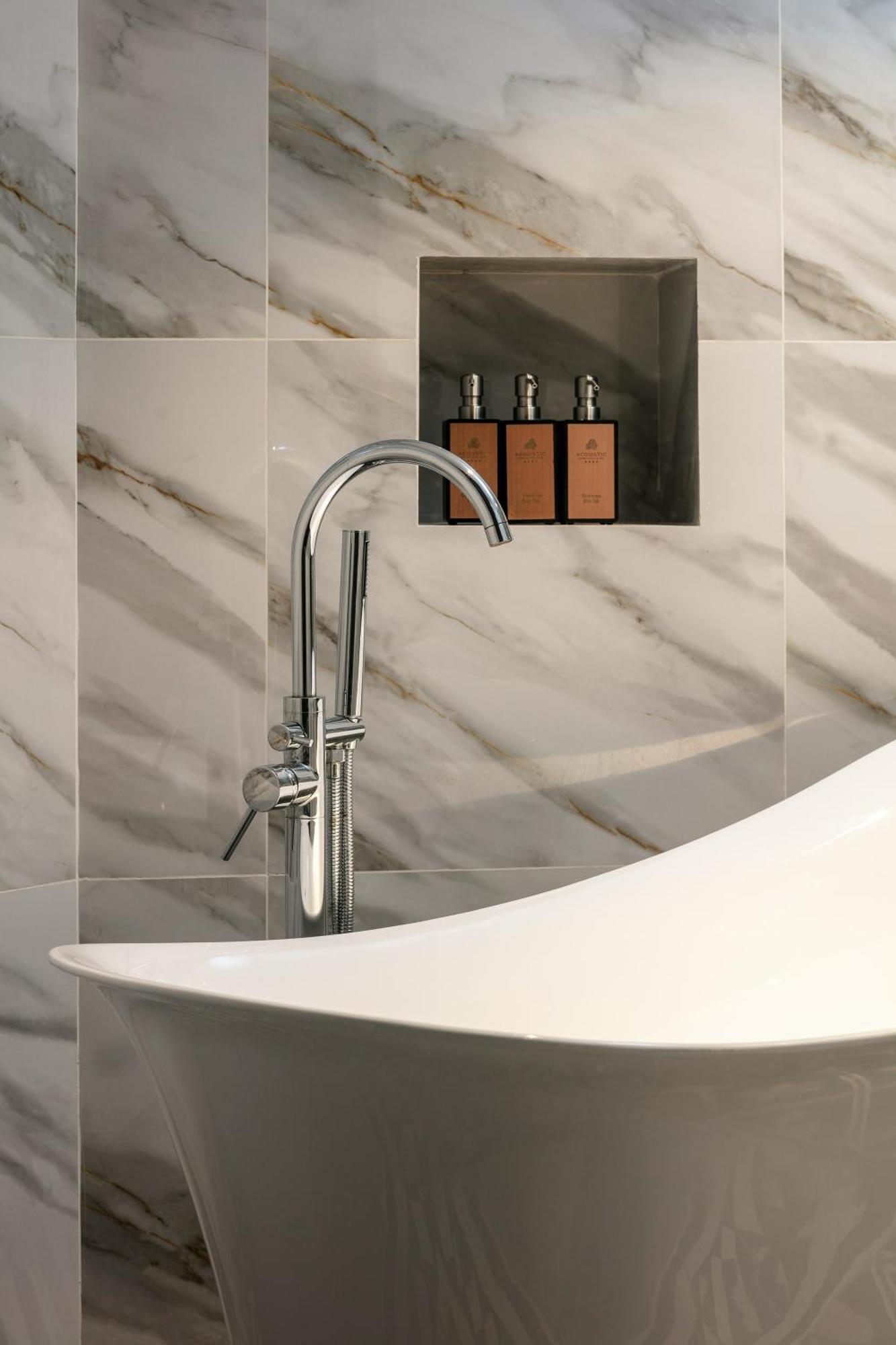 האנוי Acoustic Premium Hotel & Spa מראה חיצוני תמונה